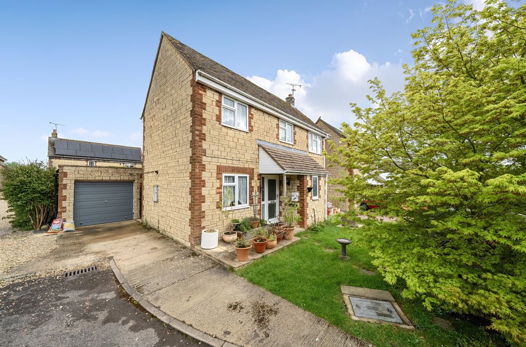 Property photo 2 of 13 1442383169E0Baa32E66B