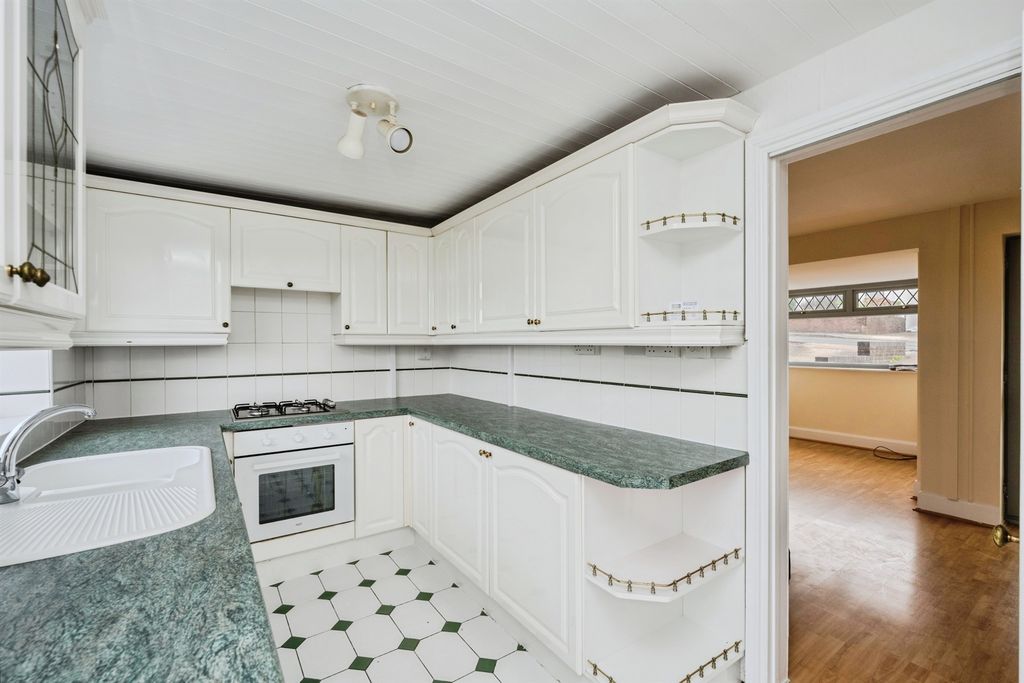 Property photo 3 of 16