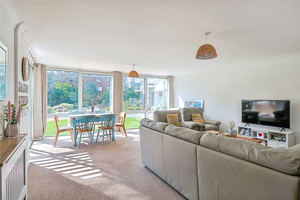 Property photo 2 of 18 Picture No. 08