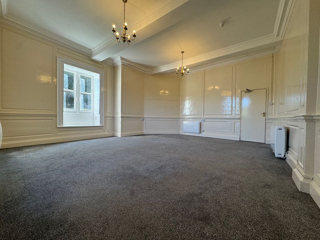 Property photo 3 of 11 Image