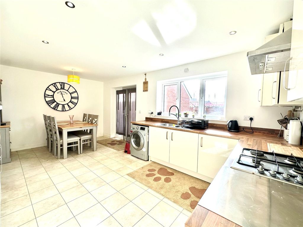 Property photo 3 of 11 Picture No. 08