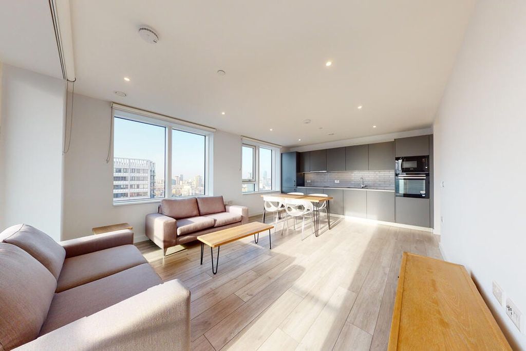 Property photo 2 of 22