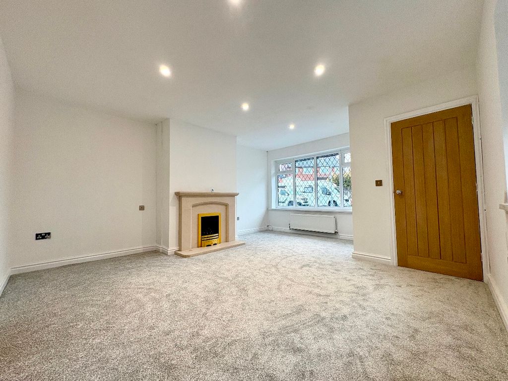 Property photo 2 of 25
