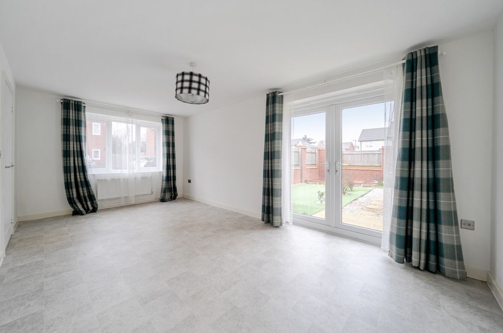 Property photo 2 of 13 1429987-8-69B303A...