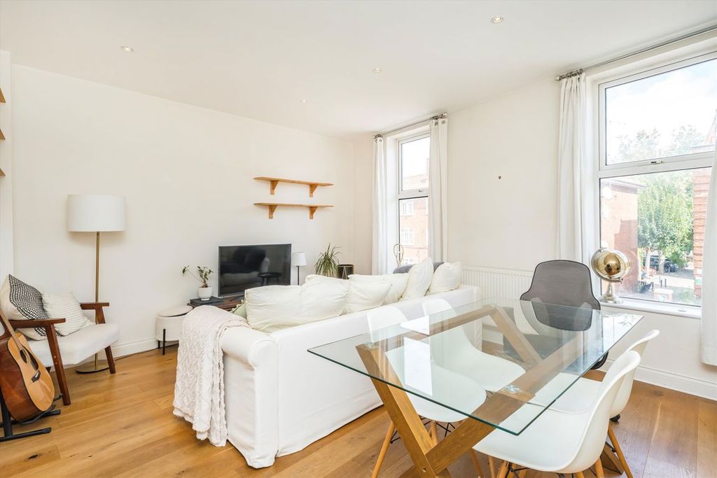 Property photo 1 of 6