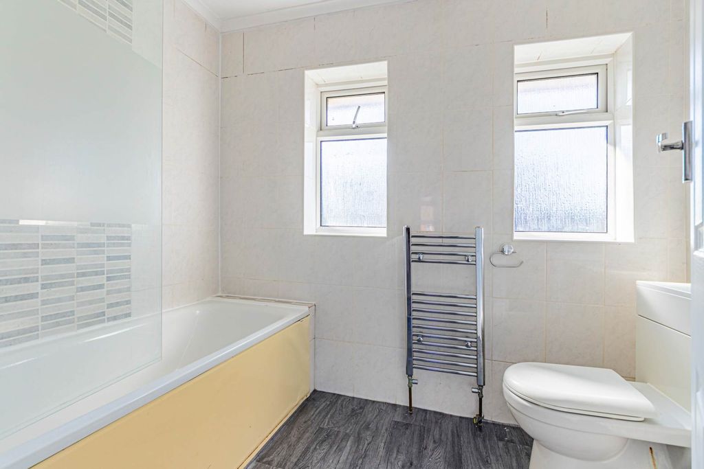 Property photo 3 of 16 Photo