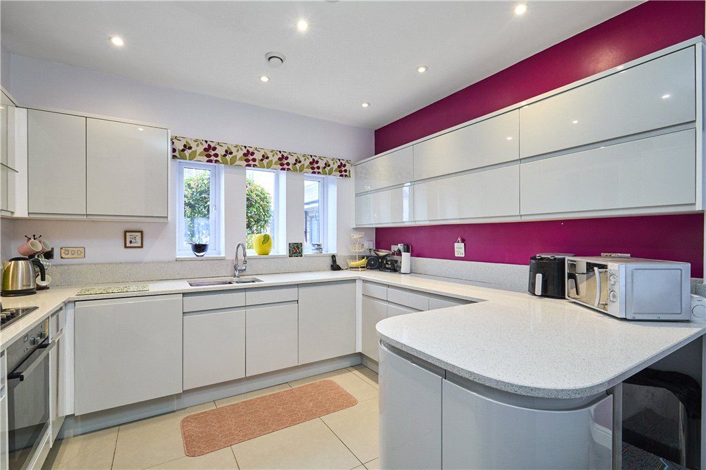 Property photo 2 of 20 Kitchen