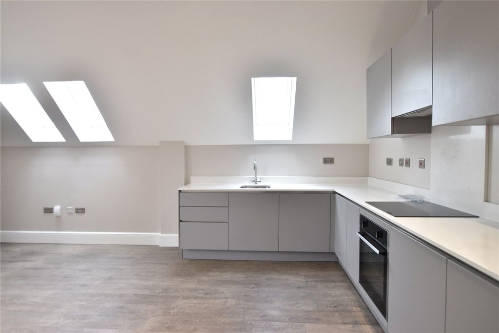 Property photo 2 of 14 Picture No. 09