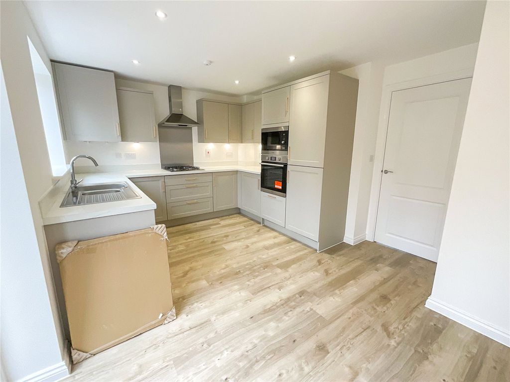 Property photo 2 of 13 Picture No. 04
