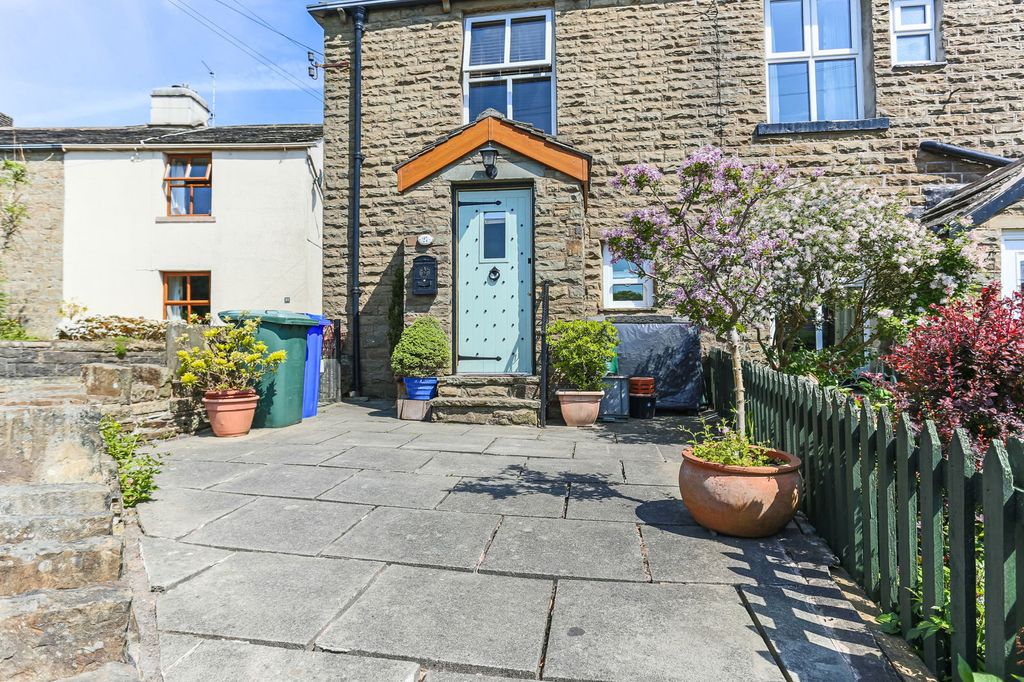 Property photo 3 of 18