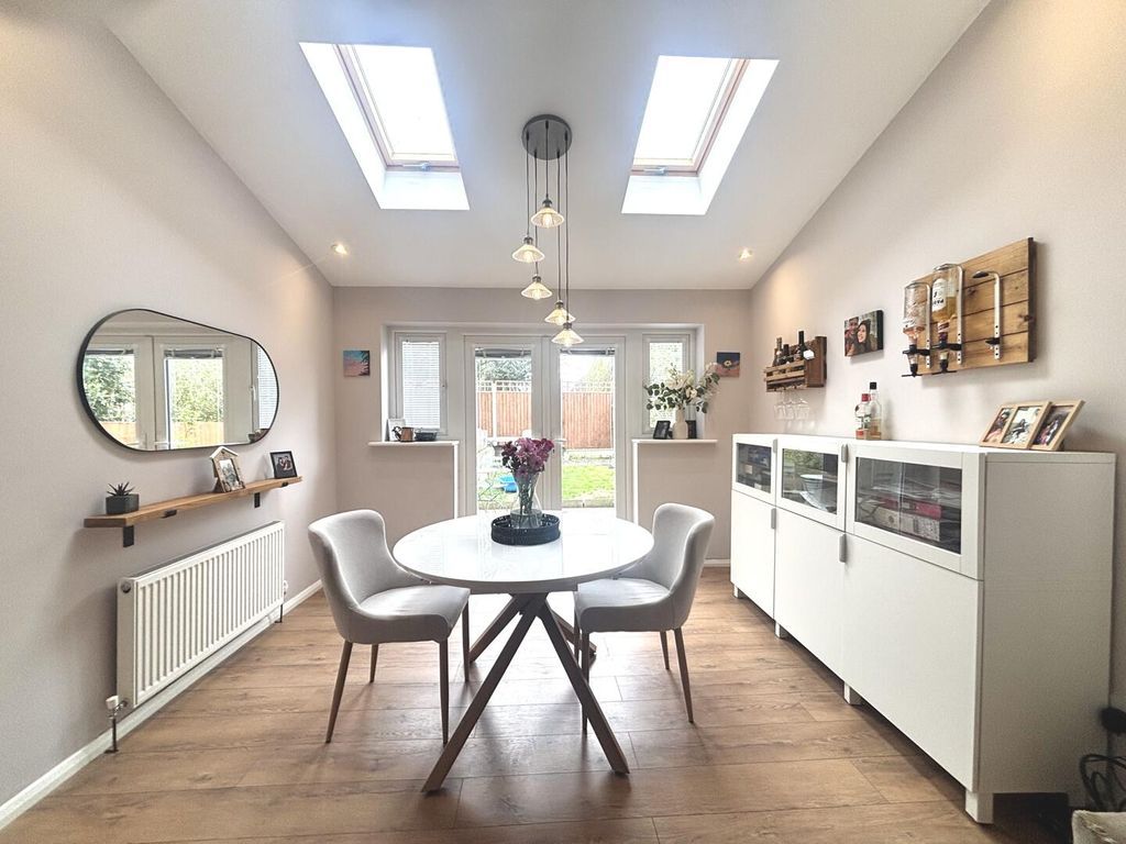 Property photo 3 of 14 Dining Room