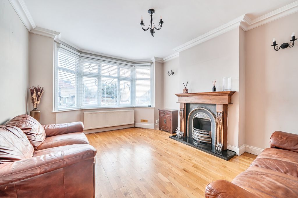 Property photo 3 of 16 1394628-13-69496c...