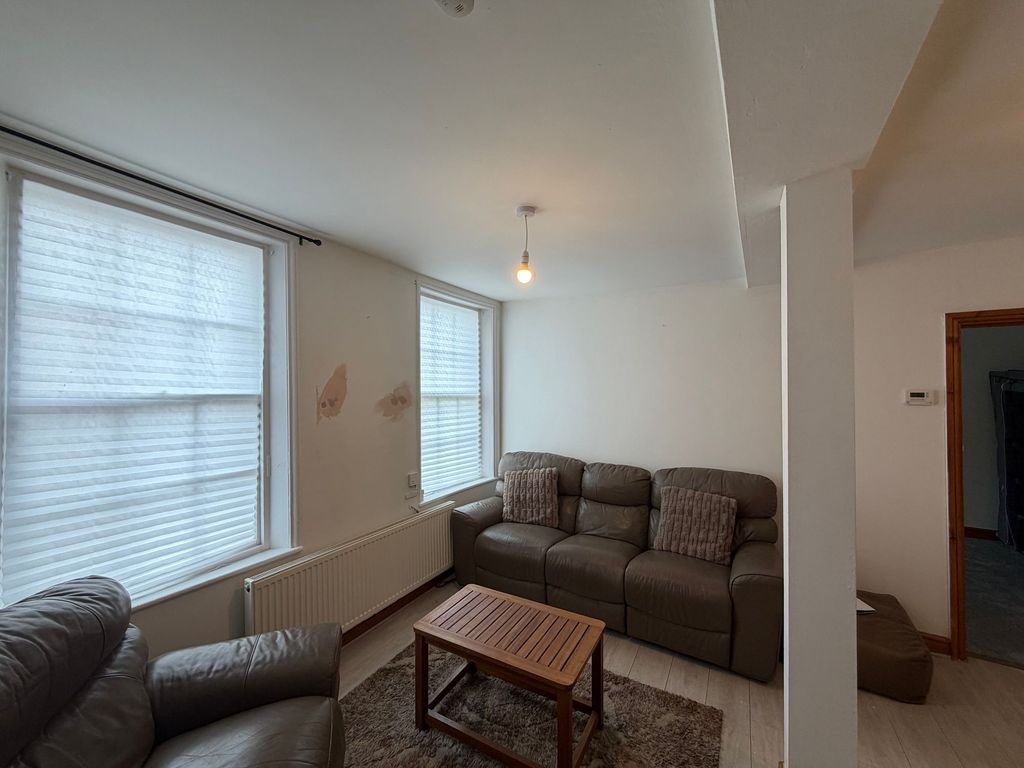 Property photo 2 of 4