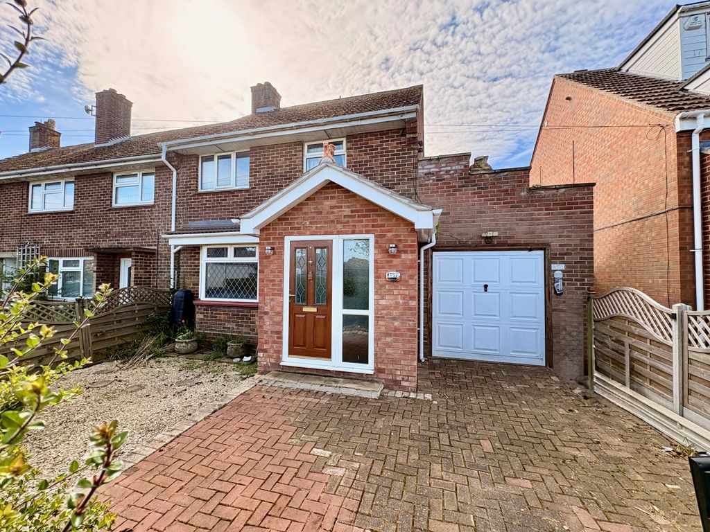 Property photo 1 of 25 Kings Road, Eaton Socon, St Neots,