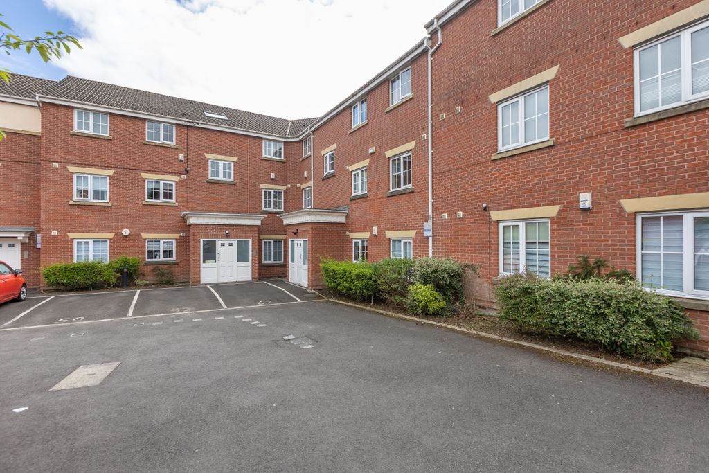 Property photo 1 of 15 External