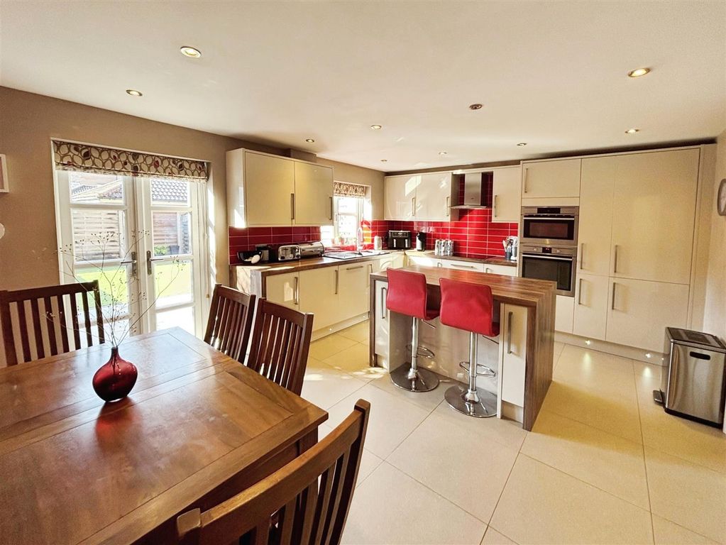 Property photo 2 of 23 Kitchen/Diner