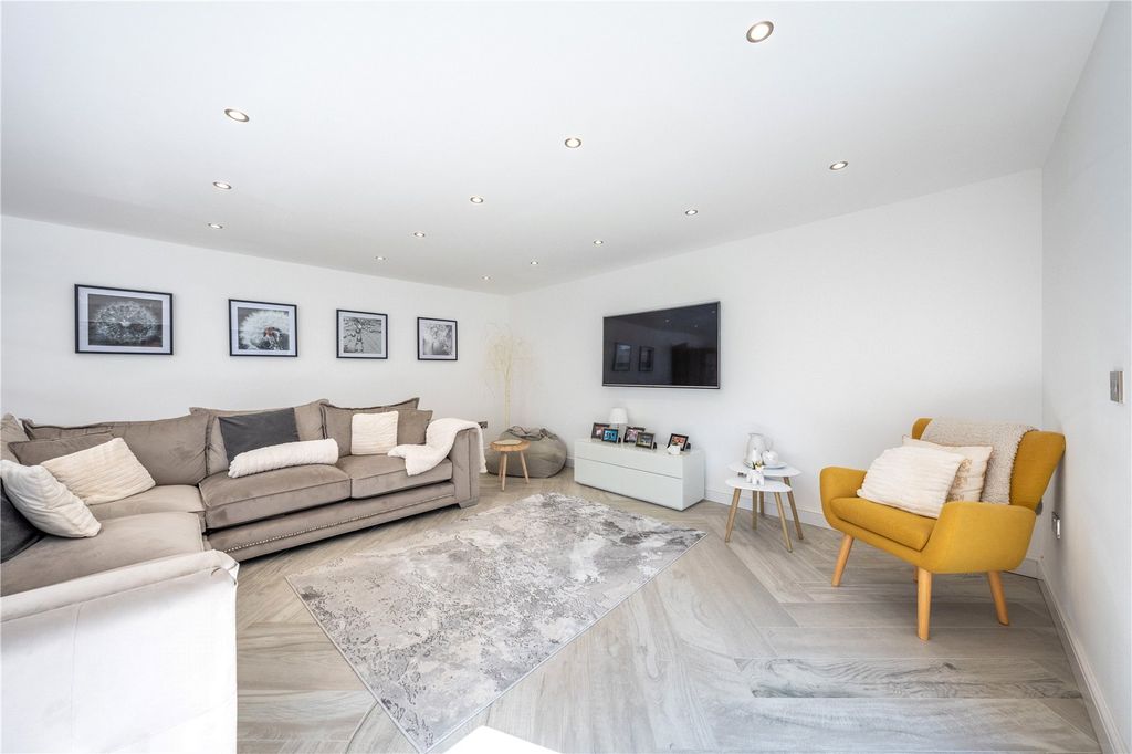 Additional image 12 of 4 bed detached house for saleCarnoustie, Tamworth, Staffordshire B77
