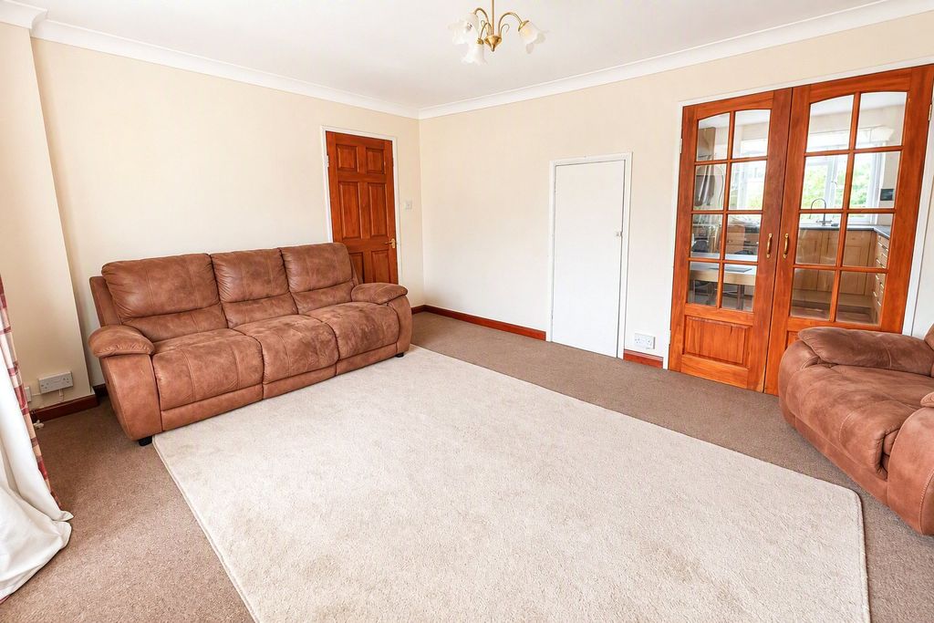 Property photo 3 of 11 Picture No. 01