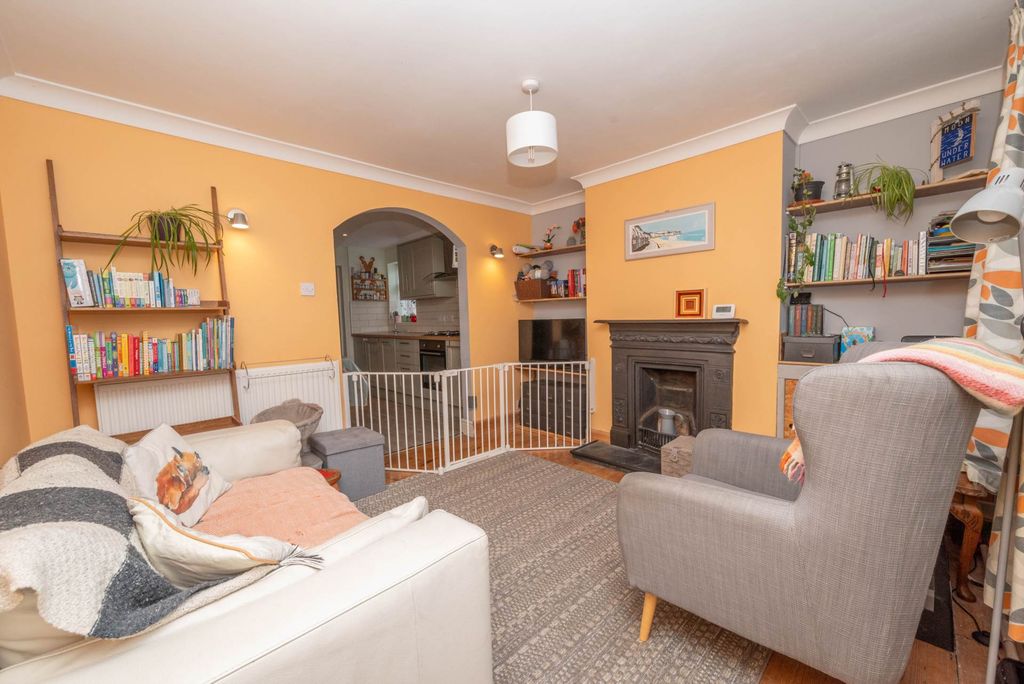 Property photo 2 of 12