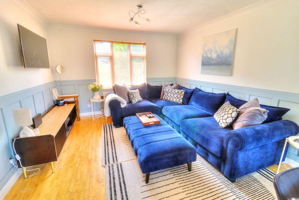 Property photo 2 of 14
