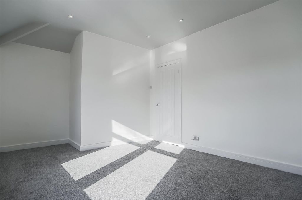 Property photo 3 of 26