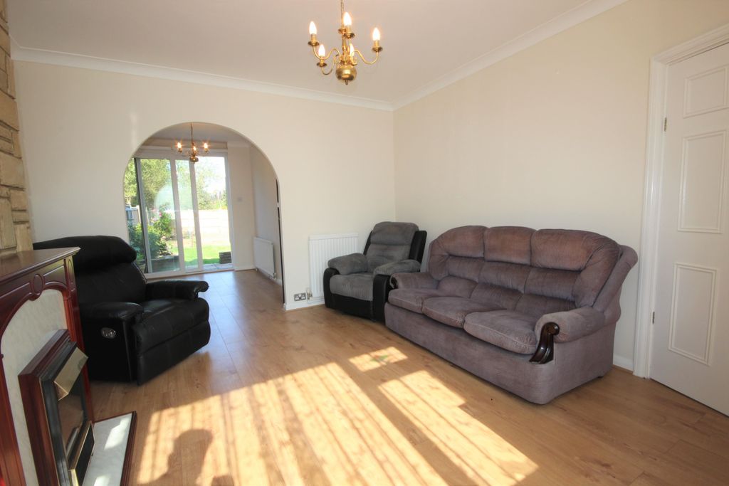 Property photo 2 of 12 Image