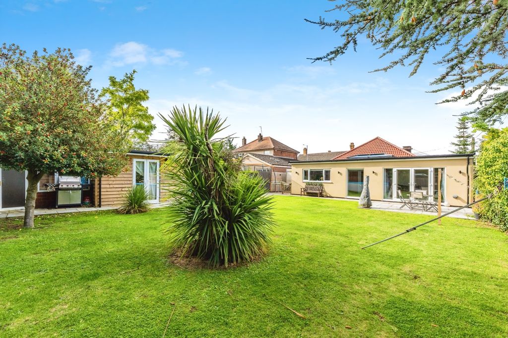 Property photo 2 of 21 Photo