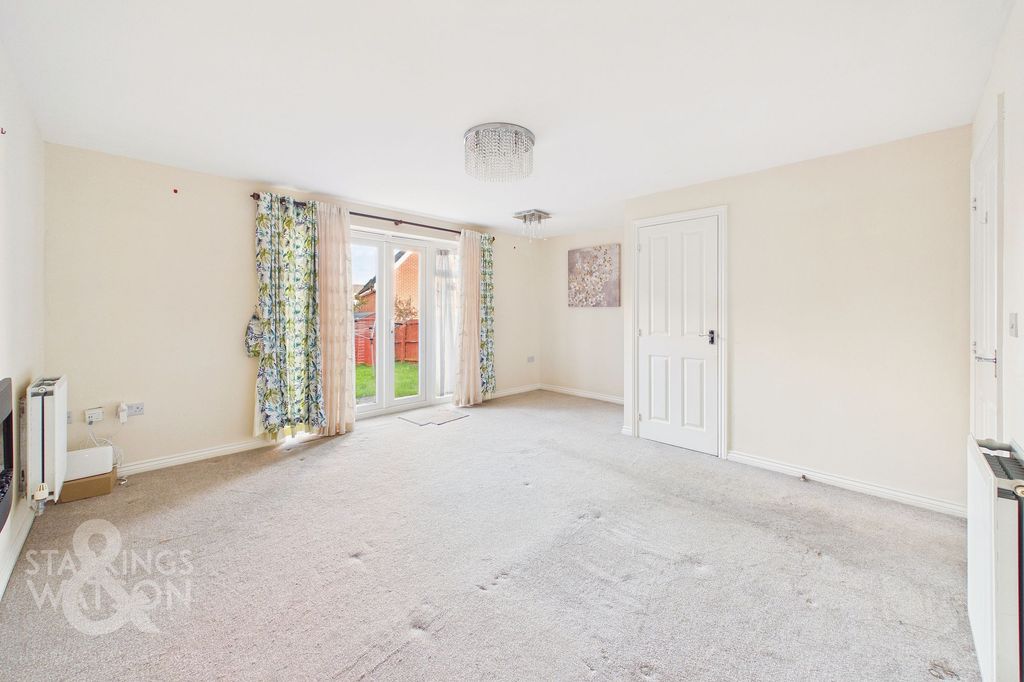 Property photo 2 of 21