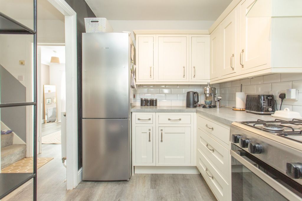 Property photo 3 of 14 Picture 3