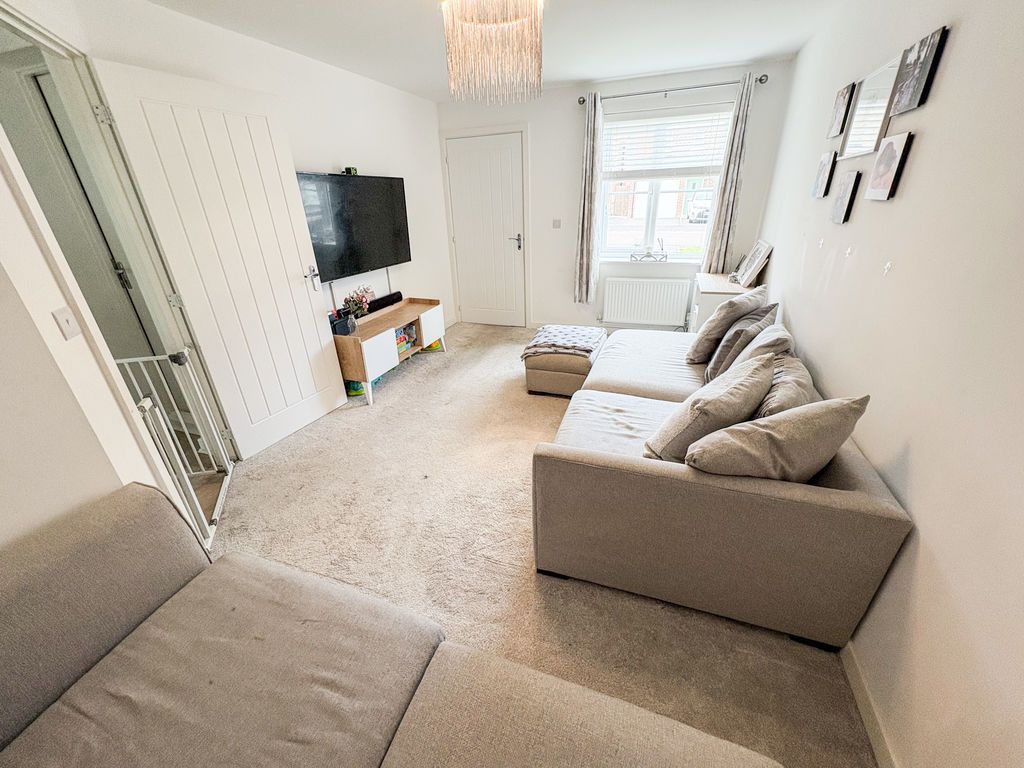 Property photo 2 of 11 Photo 2