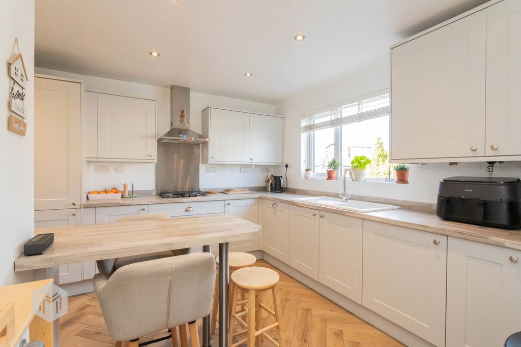 Property photo 2 of 29 Photograph