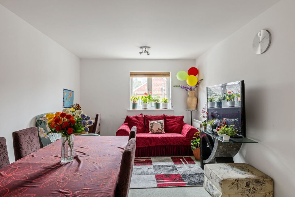 Property photo 3 of 12