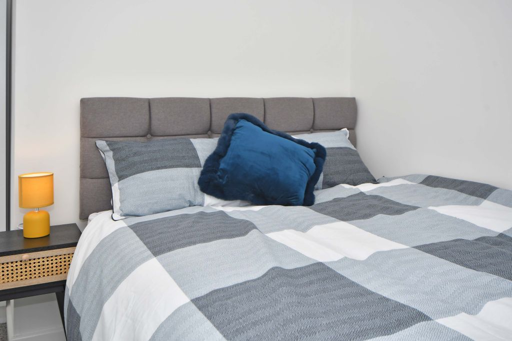 Property photo 2 of 11 Room 4 - Double Ensuite