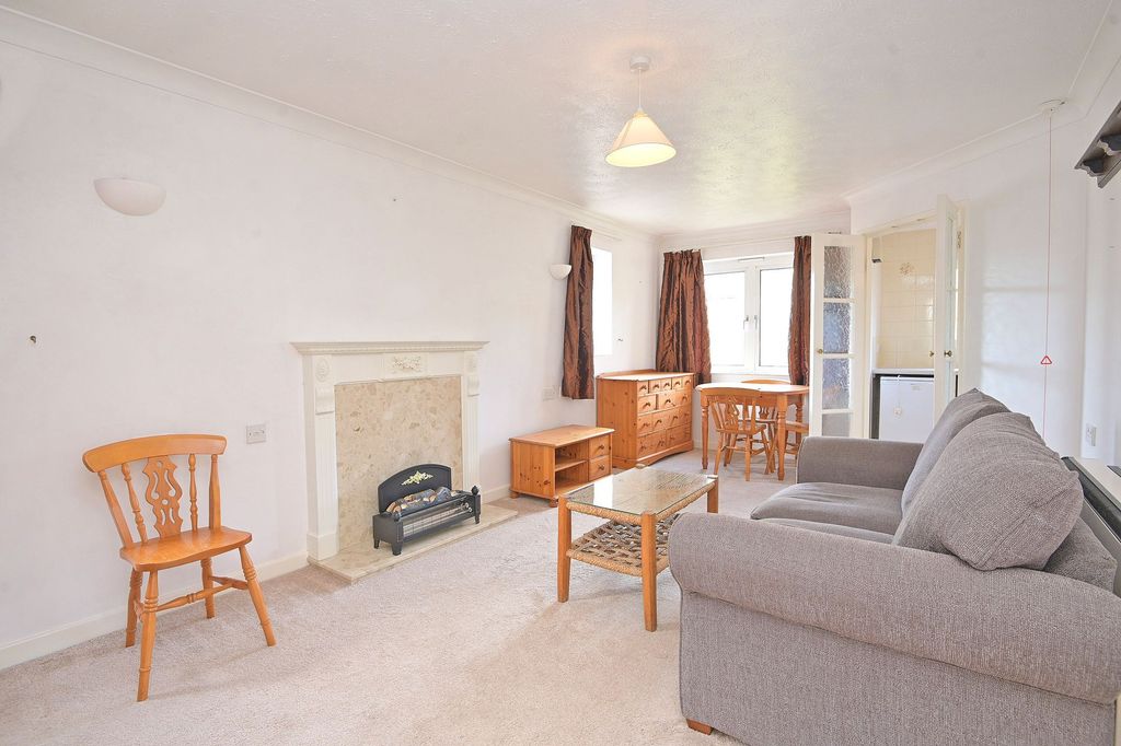 Property photo 2 of 11