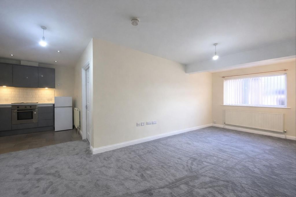 Property photo 3 of 6 Kitchen/Living Room