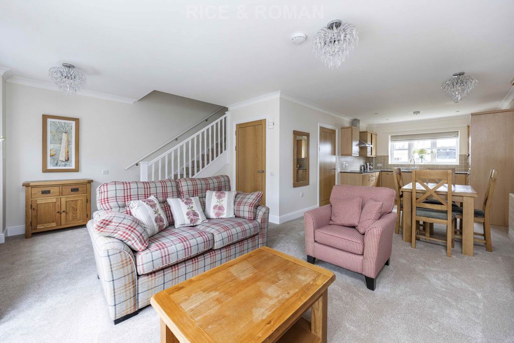 Property photo 3 of 21