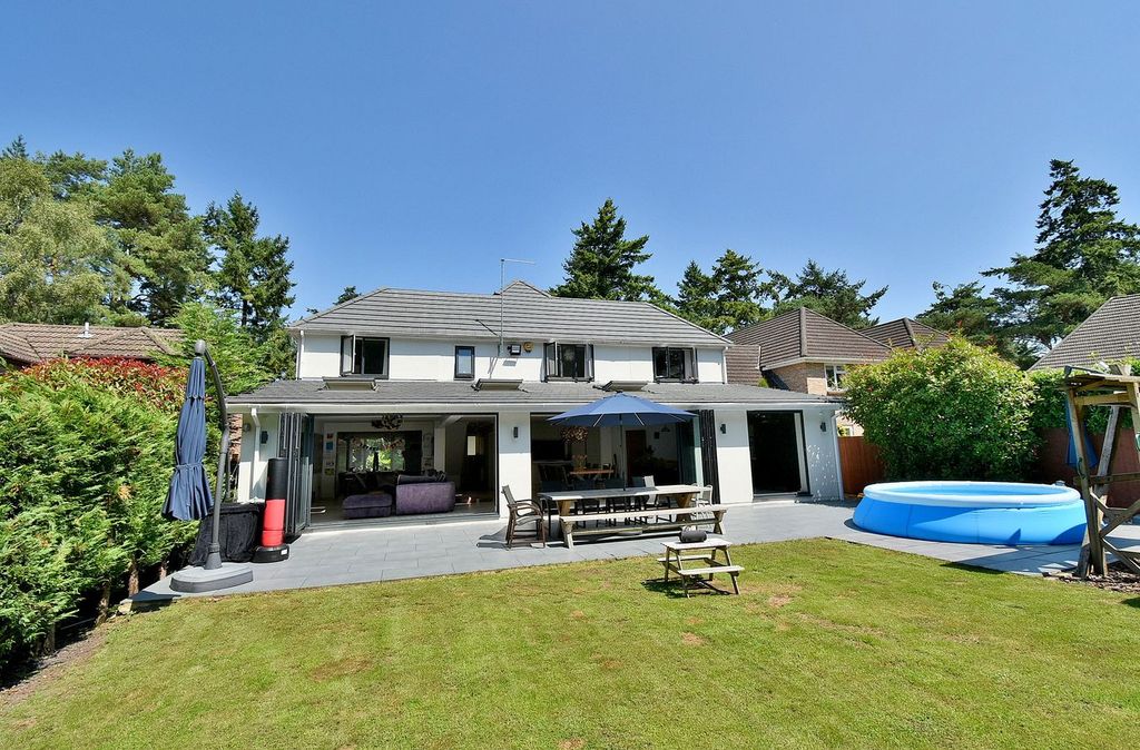 Property photo 2 of 30