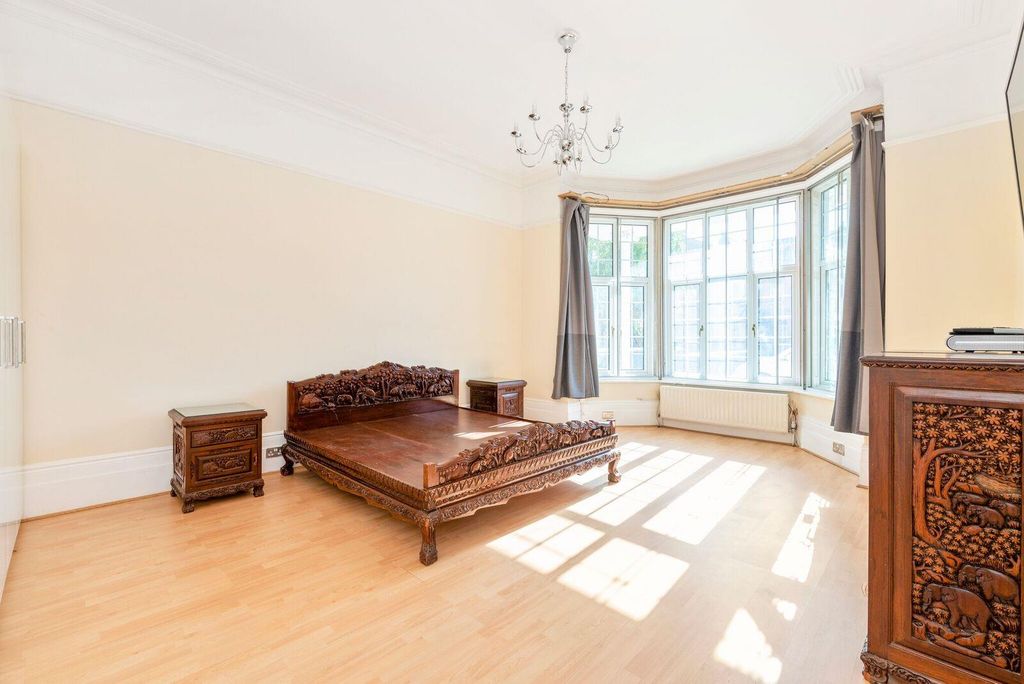 Property photo 3 of 23 Helliwell &amp; Co.