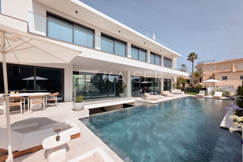 Property photo 1 of 18 Luxurious, Modern Villa With Pool In Priviliged Location Close To The Beach