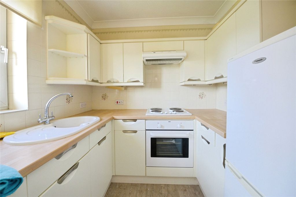 Property photo 2 of 14 Kitchen