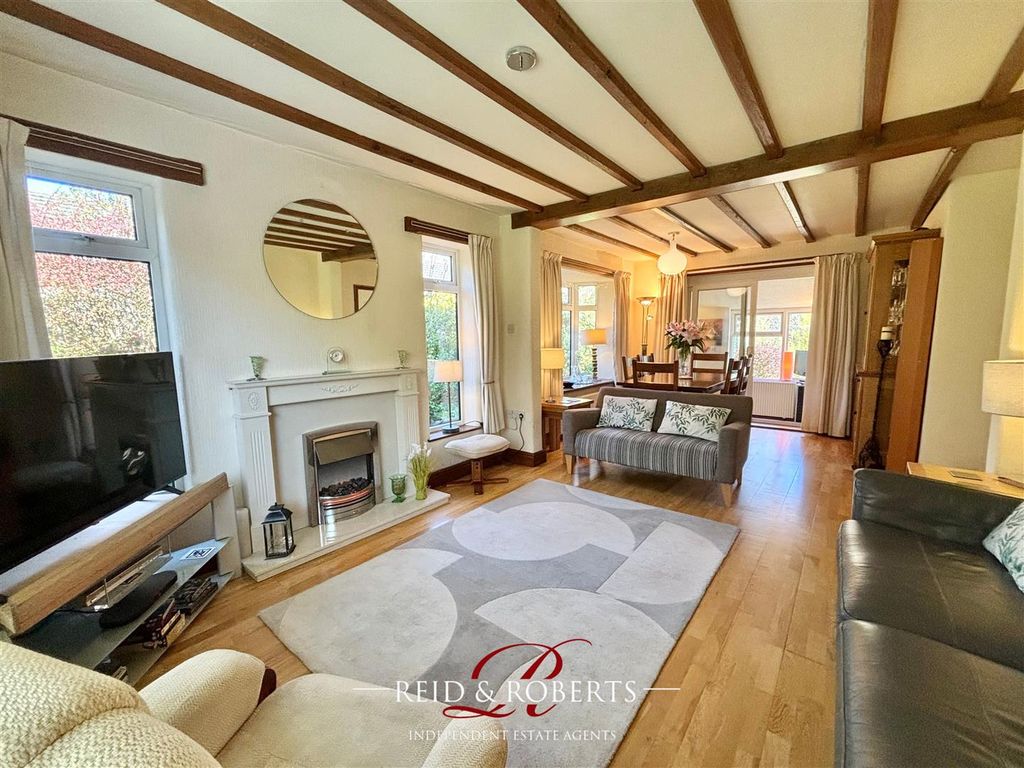 Property photo 3 of 27 16.Jpg