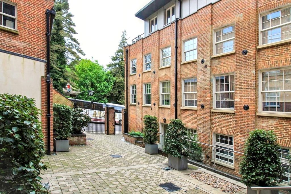 Property photo 3 of 17 3 (1).Jpg