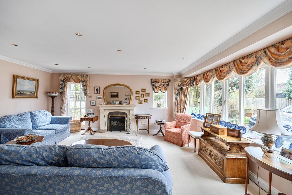 Property photo 2 of 19 Living Room