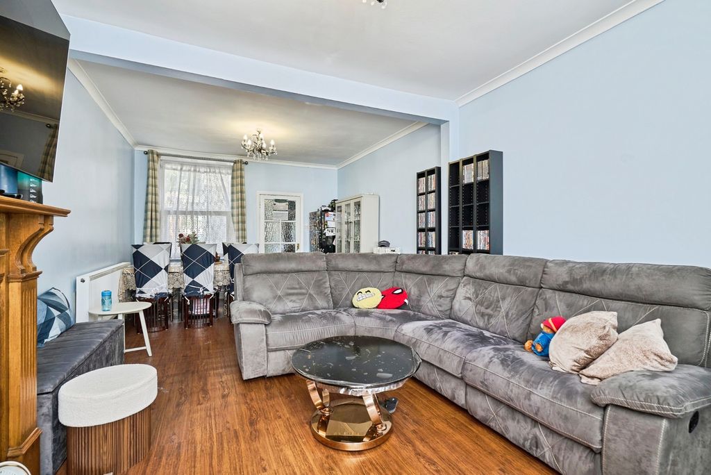 Property photo 3 of 15 Pbox-Img.Jpg