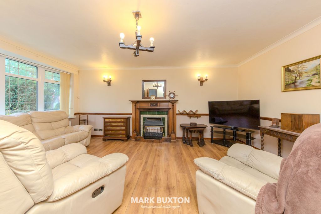 Property photo 2 of 27