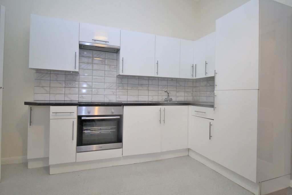 Property photo 2 of 12 27