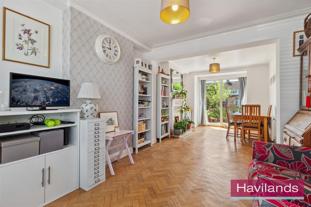 Property photo 3 of 12 Pembroke Road-3.Jpg