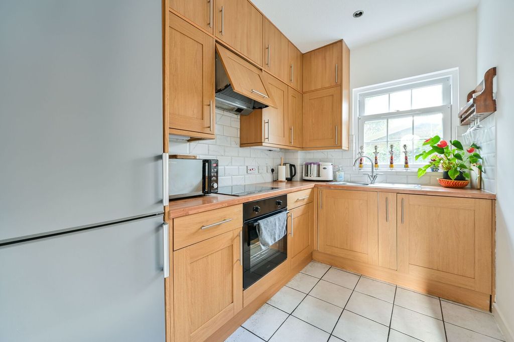 Property photo 3 of 7