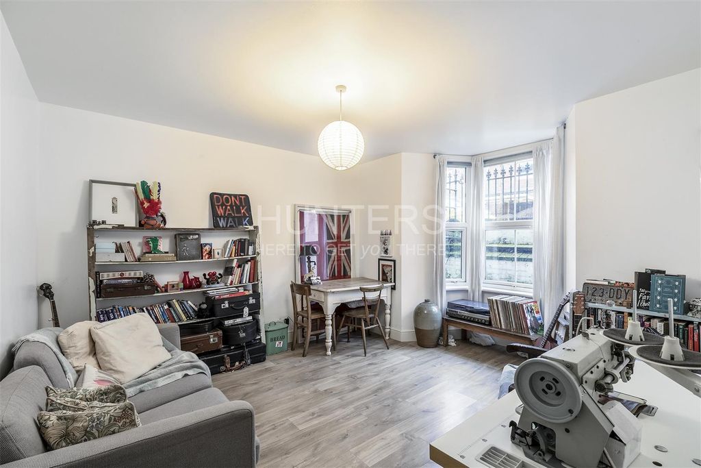 Property photo 2 of 6