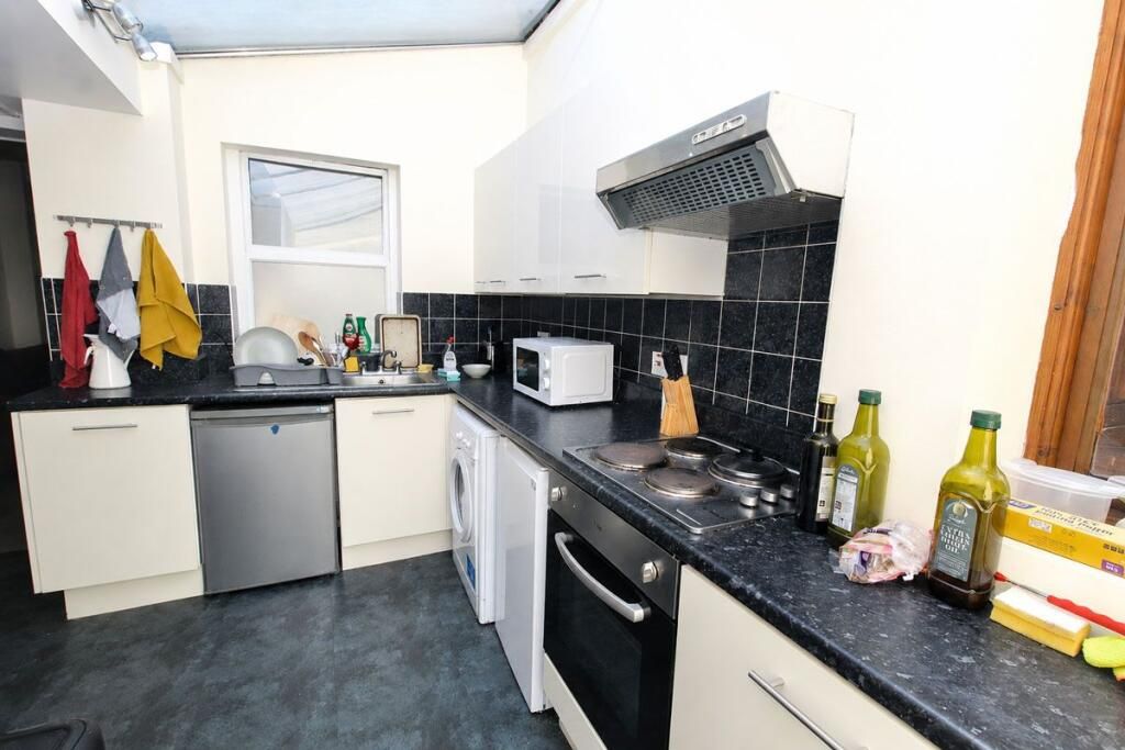 Property photo 3 of 6
